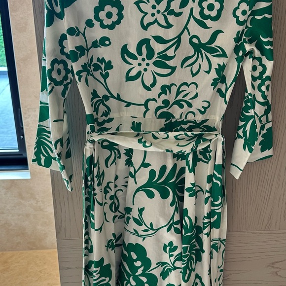 Zara beautiful midi length white and green wrap button dress size xs - Picture 3 of 3